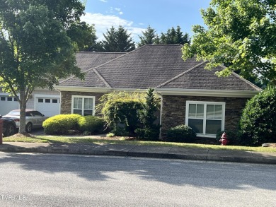 This one level town home features a spacious floor plan, private on Pine Oaks Golf Club in Tennessee - for sale on GolfHomes.com, golf home, golf lot