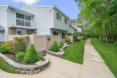 Beautifully updated 3 bedroom condo in the desirable Woodgate on Holbrook Country Club Golf Course in New York - for sale on GolfHomes.com, golf home, golf lot