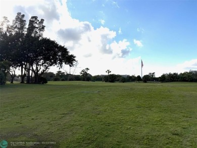 Beautiful spacious split plan 2 bedroom, 2 full bath condo with on Oriole Golf and Tennis Club in Florida - for sale on GolfHomes.com, golf home, golf lot