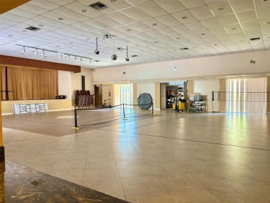 Beautiful spacious split plan 2 bedroom, 2 full bath condo with on Oriole Golf and Tennis Club in Florida - for sale on GolfHomes.com, golf home, golf lot