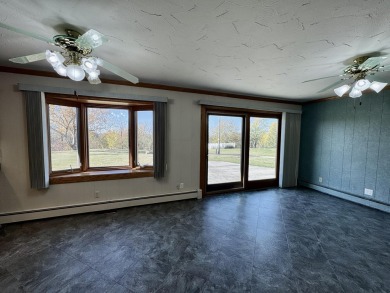 Meticulously maintained 3-bedroom ranch nestled on a spacious on Quit Qui Oc Golf Club in Wisconsin - for sale on GolfHomes.com, golf home, golf lot