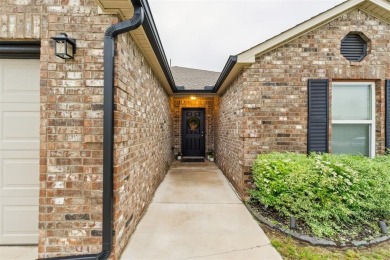 ENJOY LAKE LIVING IN TOWN!
This inviting 1,473 sq ft home offers on Crimson Creek Golf Club in Oklahoma - for sale on GolfHomes.com, golf home, golf lot