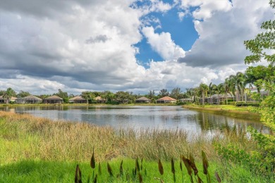 County club living in culturally rich Sarasota. Discover a on University Park Country Club in Florida - for sale on GolfHomes.com, golf home, golf lot