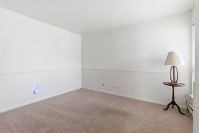 This desirable end-unit offers comfortable single-level living on Leisure Village Golf Course in Illinois - for sale on GolfHomes.com, golf home, golf lot