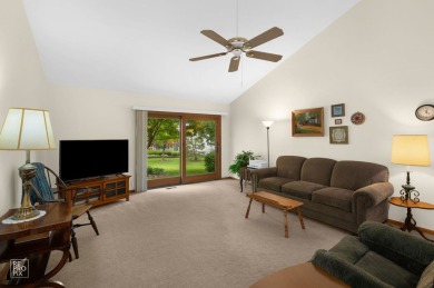 Step into care-free living in this well cared for Carillon on The Links at Carillon in Illinois - for sale on GolfHomes.com, golf home, golf lot
