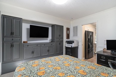 Beautifully updated 3BR/2.5BA home situated on the 18th fairway on Burning Ridge Golf Course in South Carolina - for sale on GolfHomes.com, golf home, golf lot