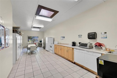 Sellers Motivated! This first-floor, 2-bedroom, 2-bathroom unit on Inverrary Country Club in Florida - for sale on GolfHomes.com, golf home, golf lot