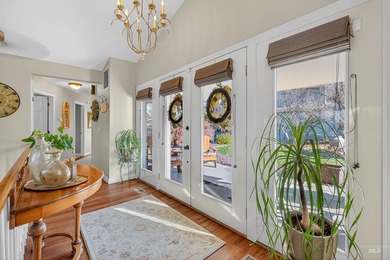 Meticulously cared for and perfectly positioned on the 18th on Lewiston Golf and Country Club in Idaho - for sale on GolfHomes.com, golf home, golf lot