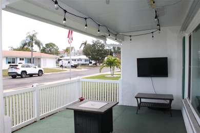 Welcome to this beautifully maintained Eden home with 1598 sq ft on Mainlands Golf Club in Florida - for sale on GolfHomes.com, golf home, golf lot