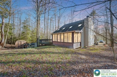 Golf-Course Living At Its Best! Well-Loved Pocono Contemporary on Pocono Farms Country Club in Pennsylvania - for sale on GolfHomes.com, golf home, golf lot