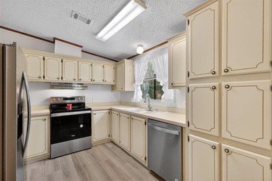 One or more photo(s) has been virtually staged. MOVE-IN READY on Plantation Golf Club in Florida - for sale on GolfHomes.com, golf home, golf lot