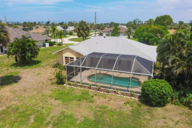 A HUGE RECENT PRICE ADJUSTMENT MAKES THIS HOME A 'MUST SEE'! The on Pinemoor West Golf Club in Florida - for sale on GolfHomes.com, golf home, golf lot