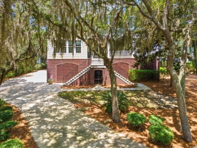 DeBordieu Colony - Experience timeless Southern elegance in this on DeBordieu Country Club in South Carolina - for sale on GolfHomes.com, golf home, golf lot