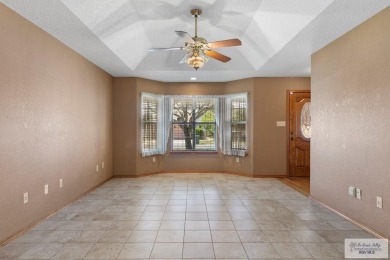 COTTONWOOD CREEK 3 BEDROOM!! 3 Bedroom homes are scarce in this on Cottonwood XXI Country Club in Texas - for sale on GolfHomes.com, golf home, golf lot