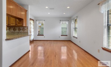 COTTONWOOD CREEK 3 BEDROOM!! 3 Bedroom homes are scarce in this on Cottonwood XXI Country Club in Texas - for sale on GolfHomes.com, golf home, golf lot