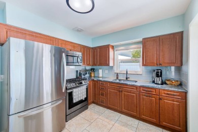 Buy This Home-Risk-Free! If you're not completely satisfied with on Pinecrest Golf Club in Florida - for sale on GolfHomes.com, golf home, golf lot