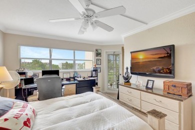 Beautiful1bedroom with 1.5 bath in an Executive Country Club & on Poinciana Golf Club in Florida - for sale on GolfHomes.com, golf home, golf lot