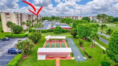 Beautiful1bedroom with 1.5 bath in an Executive Country Club & on Poinciana Golf Club in Florida - for sale on GolfHomes.com, golf home, golf lot