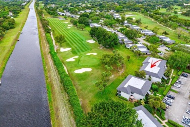 Stylish 2br, 2bth corner condo in Hunters Run Country Club on Hunters Run Golf and Country Club in Florida - for sale on GolfHomes.com, golf home, golf lot