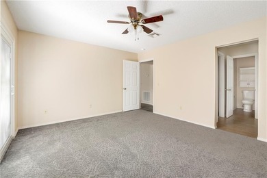 Enjoy low-maintenance living in this charming one-level townhome on Bella Vista - Metfield Golf Complex and Country Club in Arkansas - for sale on GolfHomes.com, golf home, golf lot