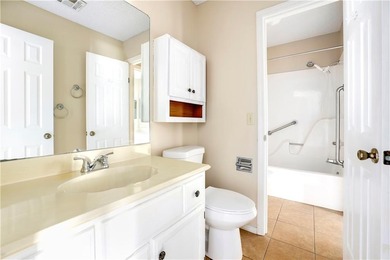 Enjoy low-maintenance living in this charming one-level townhome on Bella Vista - Metfield Golf Complex and Country Club in Arkansas - for sale on GolfHomes.com, golf home, golf lot