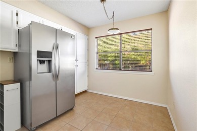 Enjoy low-maintenance living in this charming one-level townhome on Bella Vista - Metfield Golf Complex and Country Club in Arkansas - for sale on GolfHomes.com, golf home, golf lot