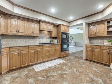 Exceptionally well maintained home with amazing golf course on Cedar Valley Golf Club in Oklahoma - for sale on GolfHomes.com, golf home, golf lot