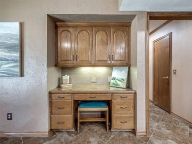 Exceptionally well maintained home with amazing golf course on Cedar Valley Golf Club in Oklahoma - for sale on GolfHomes.com, golf home, golf lot