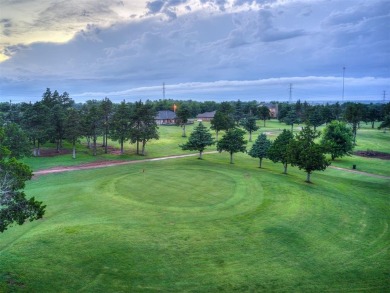 Exceptionally well maintained home with amazing golf course on Cedar Valley Golf Club in Oklahoma - for sale on GolfHomes.com, golf home, golf lot