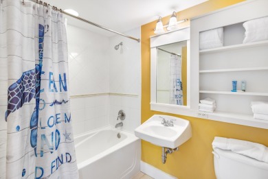 Welcome to the perfect blend of flexibility and comfort in this on Sandestin Golf and Beach Resort - Raven in Florida - for sale on GolfHomes.com, golf home, golf lot