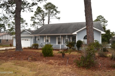 CURRENTLY UNDER CONTRACT, SELLER WILL CONSIDER BACKUP OFFERS on Holiday Golf Club in Florida - for sale on GolfHomes.com, golf home, golf lot