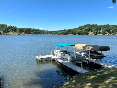 Welcome to 86 Cheyenne Trail at Lake Mohawk. Waterfront home on Lake Mohawk Golf Club in Ohio - for sale on GolfHomes.com, golf home, golf lot