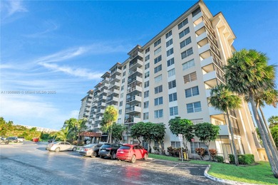 BEST deal under $160k!!!!! Beautifully remodeled 2-bedroom on Inverrary Country Club in Florida - for sale on GolfHomes.com, golf home, golf lot