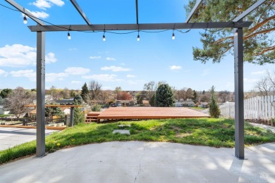 Prime Eagle Location situated on the ridge overlooking Eagle on Eagle Hills Golf Course in Idaho - for sale on GolfHomes.com, golf home, golf lot