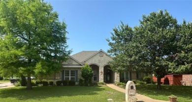 Welcome to this stunning residence located in the desirable on Southern Oaks Golf Club in Texas - for sale on GolfHomes.com, golf home, golf lot