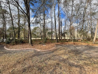 BEAUTIFUL 4 BR, 3 1/2 BATH HOME OVERLOOKING THE GOLF COURSE on The Links At Lakewood in South Carolina - for sale on GolfHomes.com, golf home, golf lot