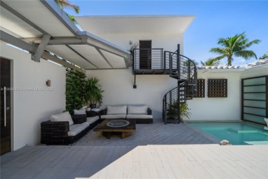 OVERSIZED WATERFRONT HOME WITH 80FT OF WATERFRONTAGE & GOLF on Miami Beach Golf Club in Florida - for sale on GolfHomes.com, golf home, golf lot