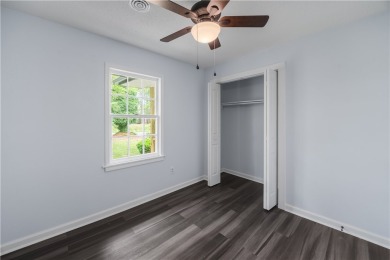 Great house with lots of space and 4 bedrooms. Home has a split on Cobbs Glen Country Club in South Carolina - for sale on GolfHomes.com, golf home, golf lot