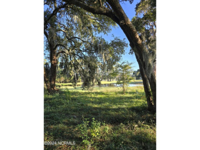 **Prime Location on 0.44 Acres - Across from the Intracoastal on Oyster Bay Golf Links in North Carolina - for sale on GolfHomes.com, golf home, golf lot