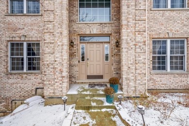 ***Privacy and Luxury at 8 Valhalla Court in the Boulder Ridge on Boulder Ridge Country Club in Illinois - for sale on GolfHomes.com, golf home, golf lot