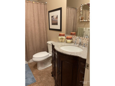 Custom home in prestigious Carriage Hill! Built by premier on Hunters Point Golf Club in Idaho - for sale on GolfHomes.com, golf home, golf lot