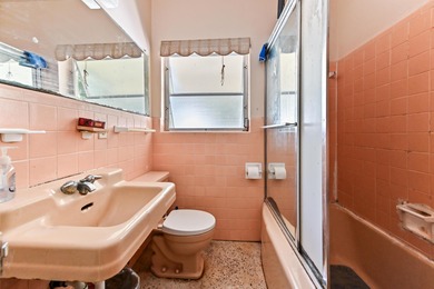 Single-family home located in the Historic District of Lake on Lake Worth Municipal Golf Course in Florida - for sale on GolfHomes.com, golf home, golf lot