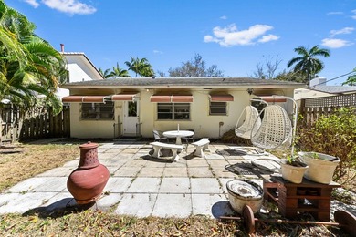 Single-family home located in the Historic District of Lake on Lake Worth Municipal Golf Course in Florida - for sale on GolfHomes.com, golf home, golf lot