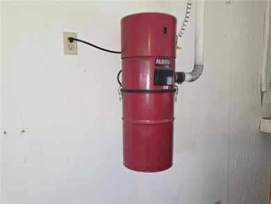 Glen Lakes 3 Bedroom Pool Home On he 9th. Hole Of The Golf on Glen Lakes Country Club in Florida - for sale on GolfHomes.com, golf home, golf lot