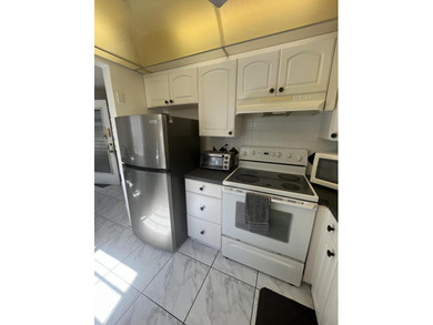 needs TLC....best golf course view in all of Kings Point on Kings Point Golf -Flanders Way in Florida - for sale on GolfHomes.com, golf home, golf lot