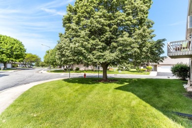 Beautiful! Large Remodeled 1st-Floor End-Unit with attached on Inwood Golf Course in Illinois - for sale on GolfHomes.com, golf home, golf lot