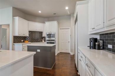 Rare opportunity in Windsor Heights at Bridlewood! Immaculate on Bridlewood Golf Course in Texas - for sale on GolfHomes.com, golf home, golf lot