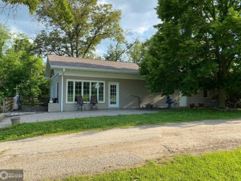 PRICE REDUCED!!! For Sale 4BR 3BATH Home located in Ottumwa on Ottumwa Country Club in Iowa - for sale on GolfHomes.com, golf home, golf lot