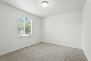 *Amazing 4 bedroom 2,600 Sq foot rambler in a quiet cul-de-sac on Canyon Lakes Golf Course in Washington - for sale on GolfHomes.com, golf home, golf lot