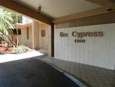 Light, bright, and truly feels like home! This spacious CORNER on Pembroke Lakes Golf Club in Florida - for sale on GolfHomes.com, golf home, golf lot